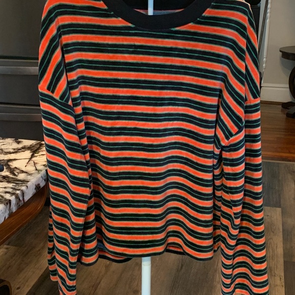 Madewell Tops - Madewell wide sleeve velour top. Worn‎ a few times. Retail 88